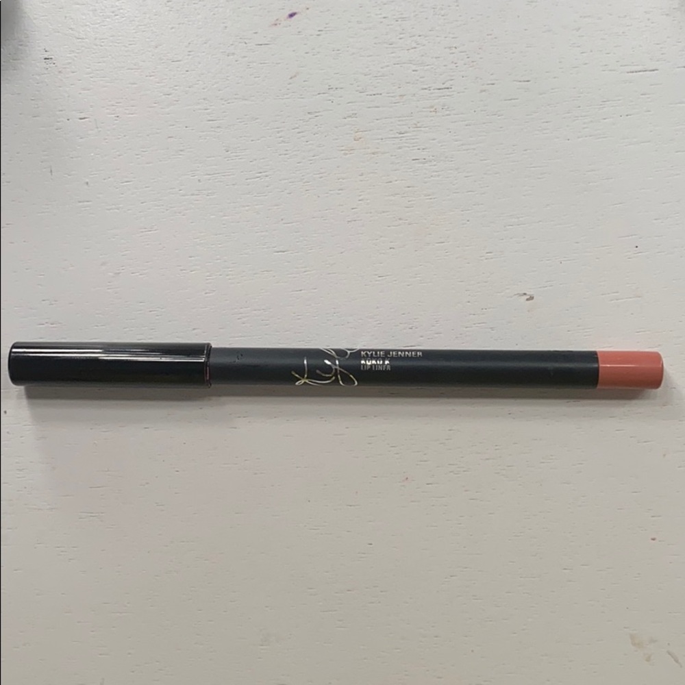Kylie Jenner Koko K Lip liner